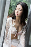 亚洲蜜桃V妇女