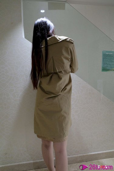 女人扒开腿让男人狂桶30分钟