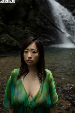 爱爱时候男方把手放你嘴巴里